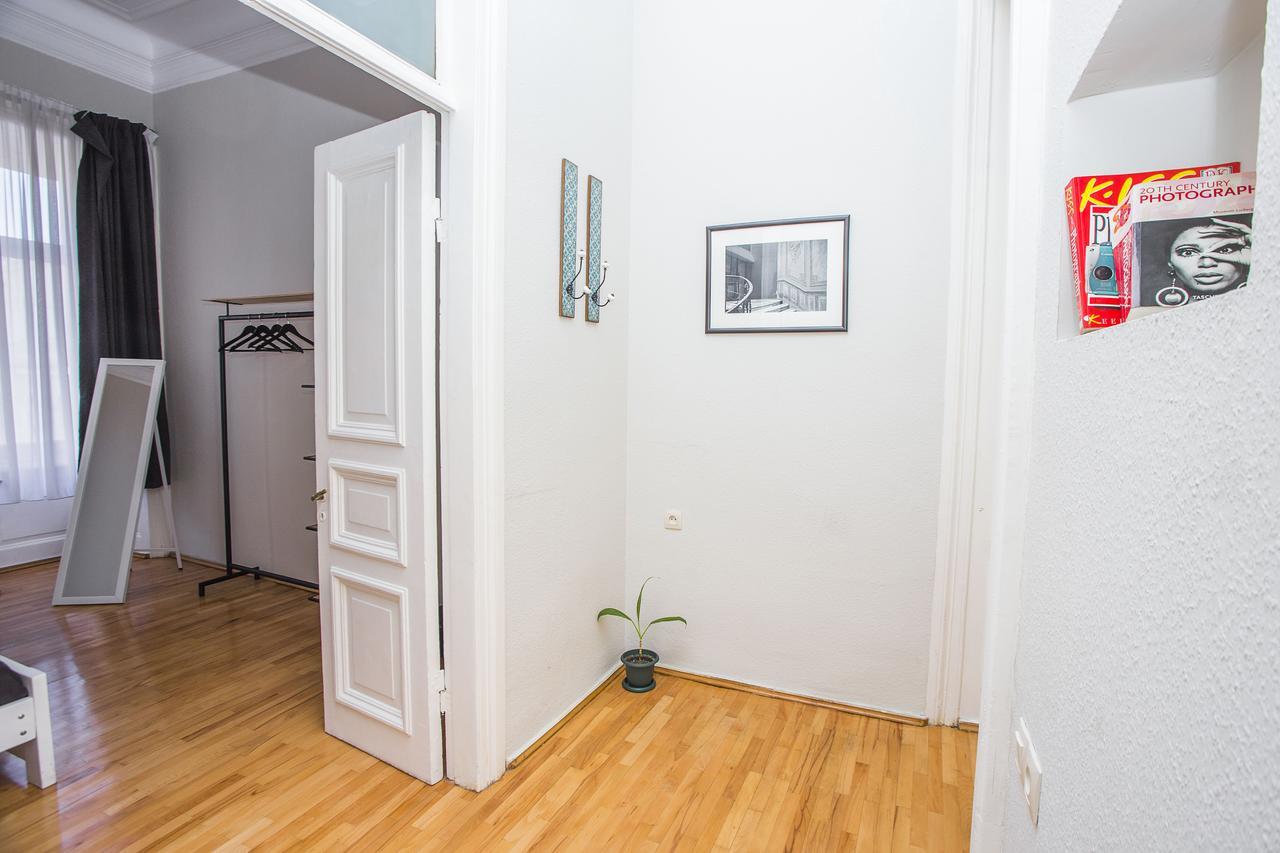 Charming 2Br Apartment In Old Tbilisi - By Wehost Exterior photo