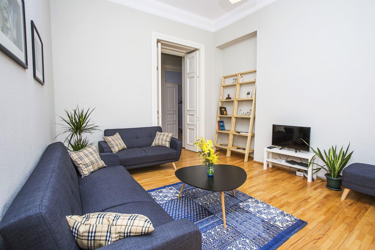 Charming 2Br Apartment In Old Tbilisi - By Wehost Exterior photo