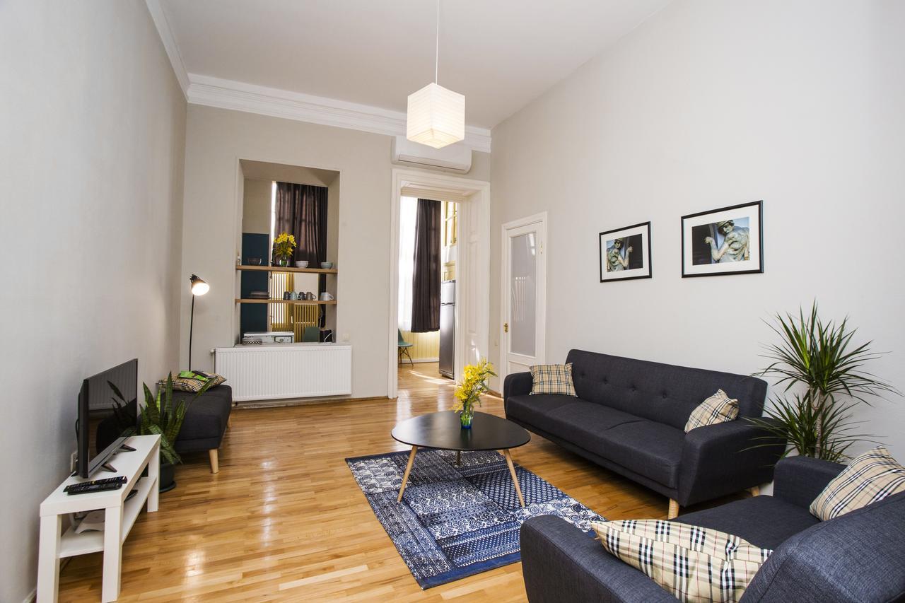 Charming 2Br Apartment In Old Tbilisi - By Wehost Exterior photo